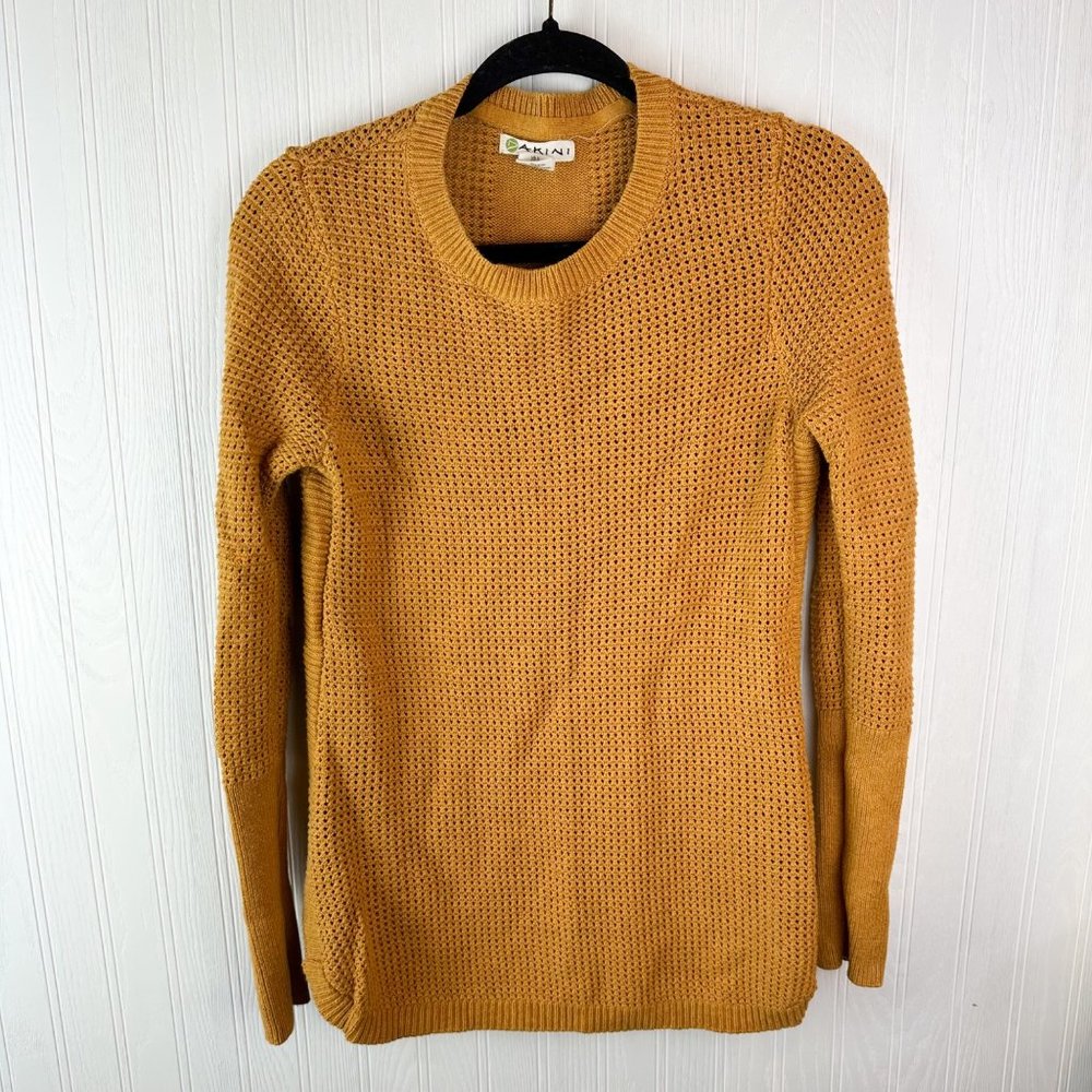 Akini mustard sweater size small zipper detail on hem‎